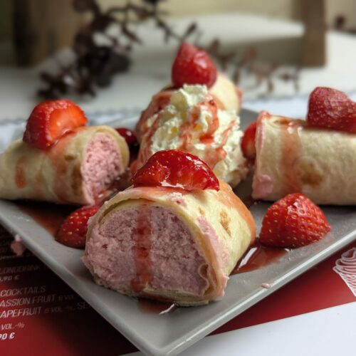 Erdbeer-Mousse Röllchen